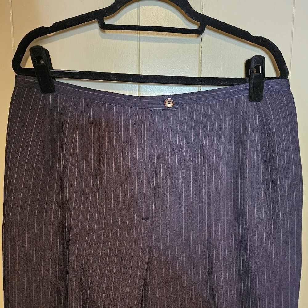 Harvey Benard Collection Plus-Size 16 Navy Blue Pinstripe Pants, Office, Formal - Picture 2 of 4